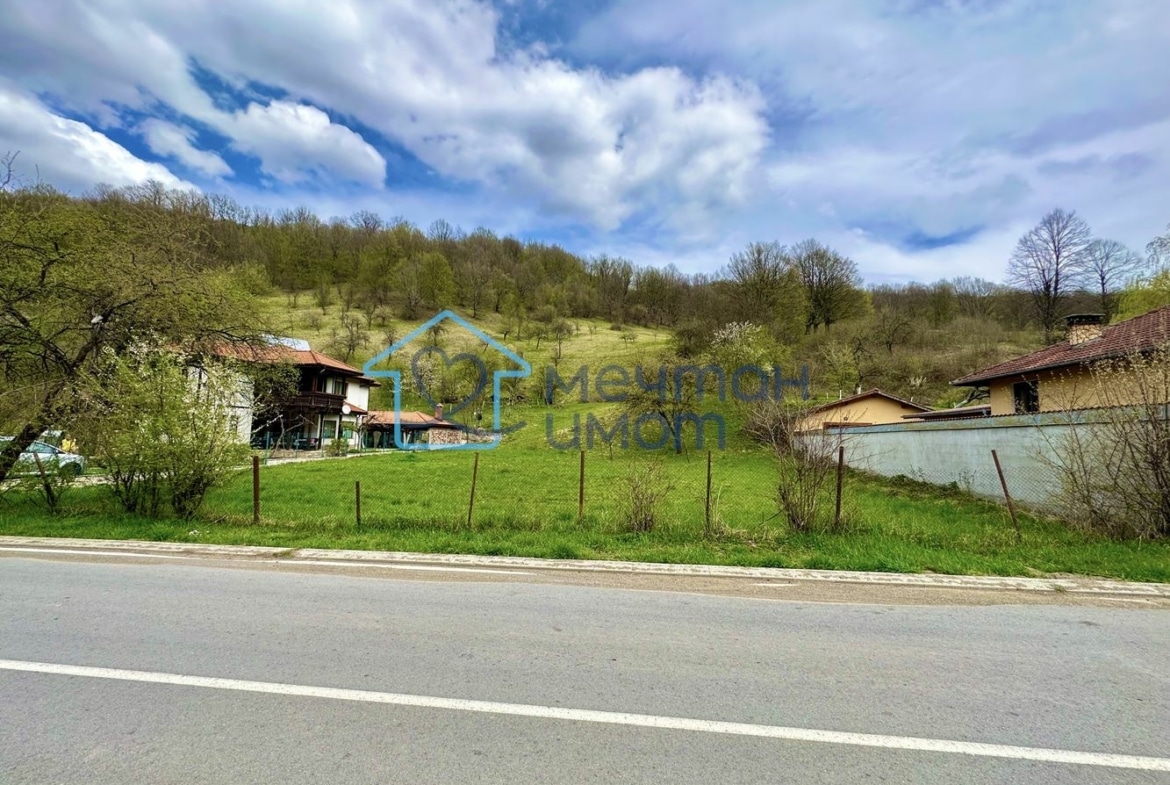 Парцел за жилищно строителство в Рибарица Тетевенски Балкан-0